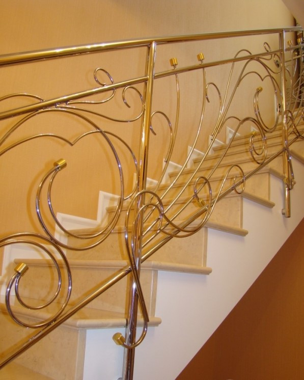 Декоративные перила нержавеющие для лестницы в частном доме