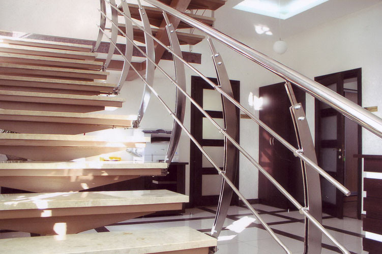 Перила на лестницу из нержавейки