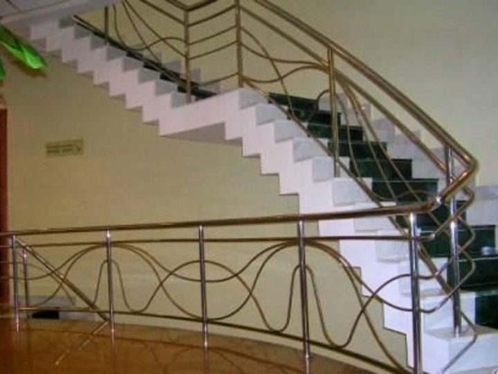 Нержавеющие перила для лестницы